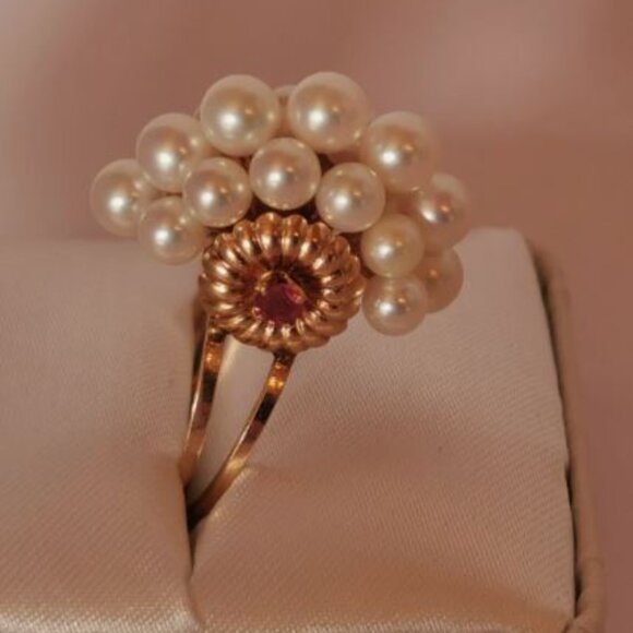 Fabulous 14 kt Vintage Akoya Pearl and Ruby Ring - Picture 9 of 12
